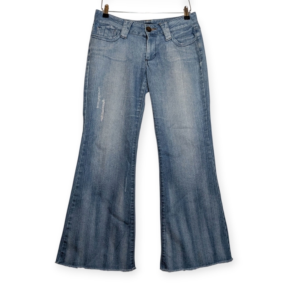 Dollhouse Jeans Women’s Size 9 Distressed Light Wash Flare‎ Denim Vintage Y2K